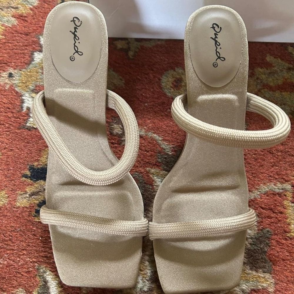 Qupid Anessa-04 Taupe Nylon Cushioned Square toe Heels Never worn women's 9